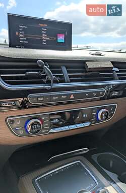 Внедорожник / Кроссовер Audi Q7 2018 в 