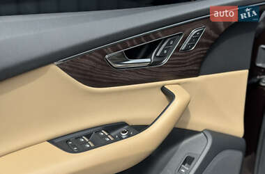 Внедорожник / Кроссовер Audi Q7 2020 в 