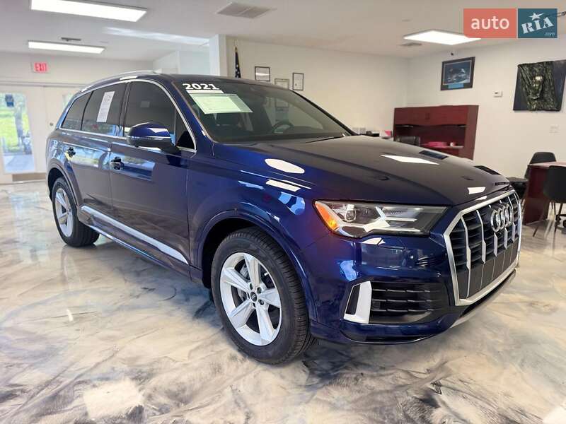 Внедорожник / Кроссовер Audi Q7 2021 в 