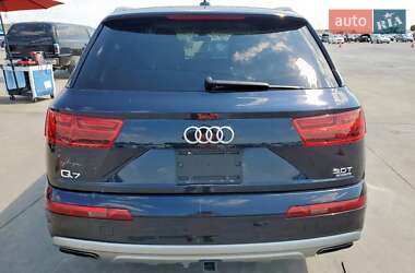 Внедорожник / Кроссовер Audi Q7 2017 в 