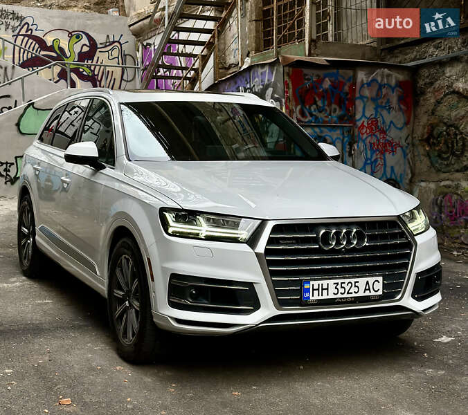 Внедорожник / Кроссовер Audi Q7 2019 в 