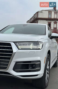 Внедорожник / Кроссовер Audi Q7 2019 в 