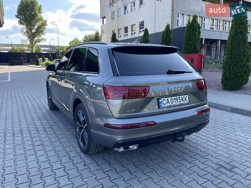 Внедорожник / Кроссовер Audi Q7 2016 в Черкассах