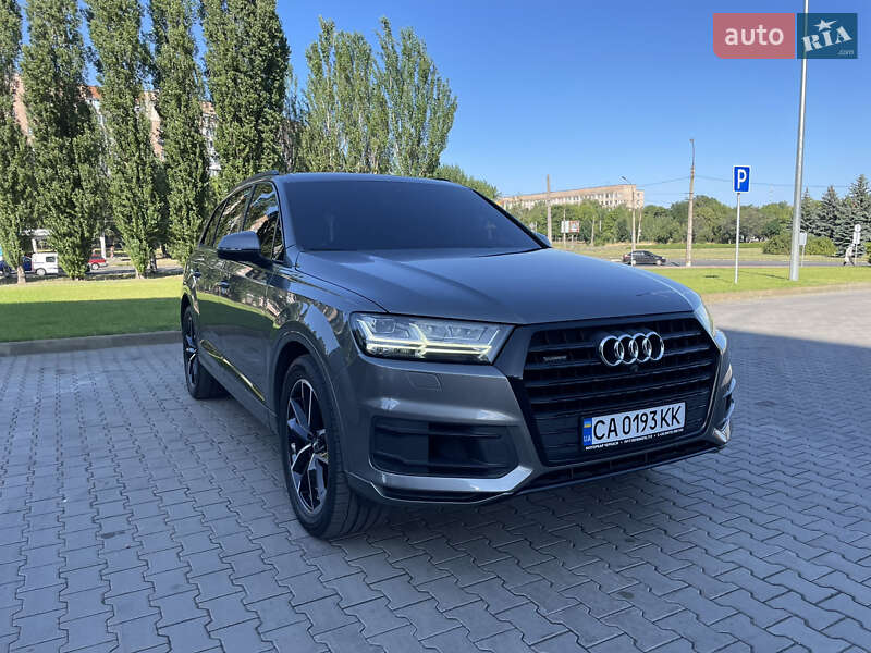 Внедорожник / Кроссовер Audi Q7 2016 в Черкассах