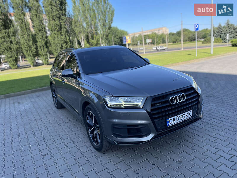 Внедорожник / Кроссовер Audi Q7 2016 в Черкассах