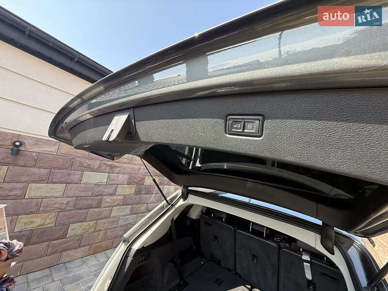 Внедорожник / Кроссовер Audi Q7 2015 в Ивано-Франковске