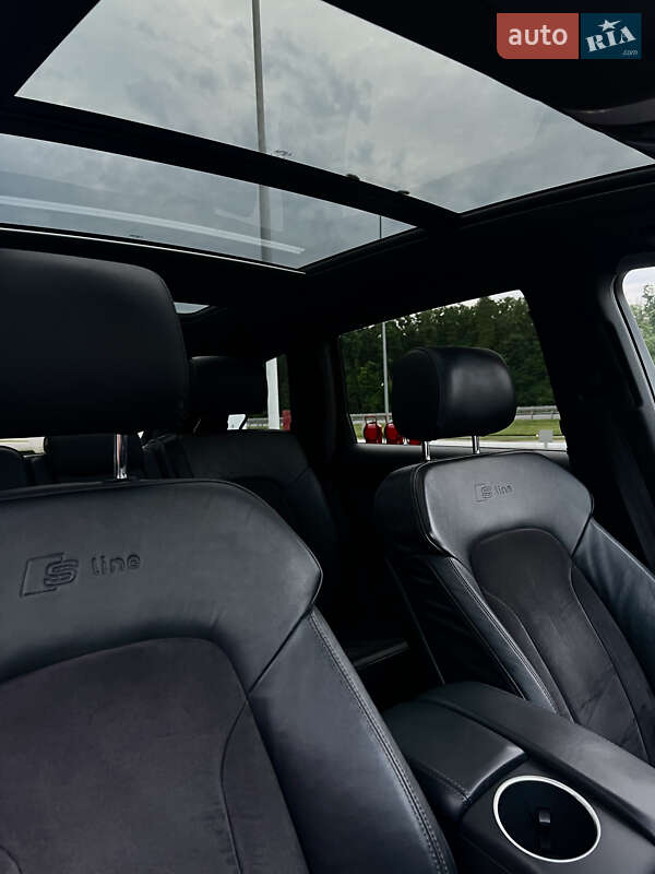 Позашляховик / Кросовер Audi Q7 2015 в Києві