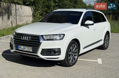 Внедорожник / Кроссовер Audi Q7 2016 в 