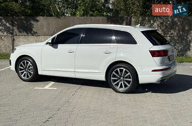 Внедорожник / Кроссовер Audi Q7 2016 в 