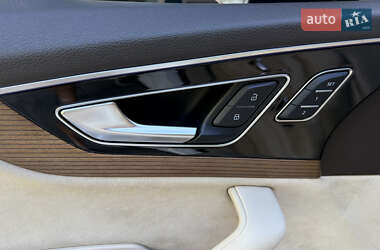 Внедорожник / Кроссовер Audi Q7 2016 в 
