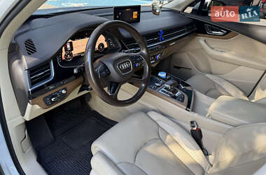 Внедорожник / Кроссовер Audi Q7 2016 в 