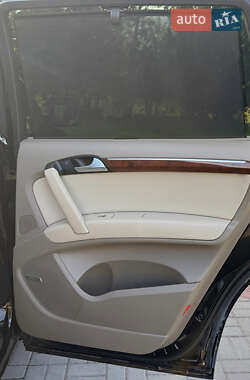 Внедорожник / Кроссовер Audi Q7 2013 в 