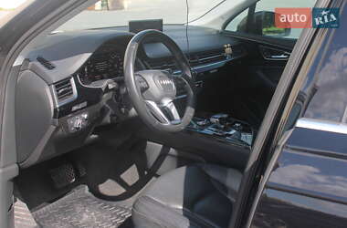 Внедорожник / Кроссовер Audi Q7 2015 в 