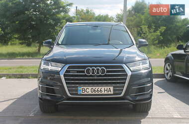 Внедорожник / Кроссовер Audi Q7 2015 в 