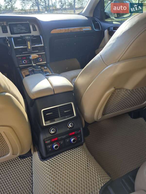 Внедорожник / Кроссовер Audi Q7 2012 в Запорожье