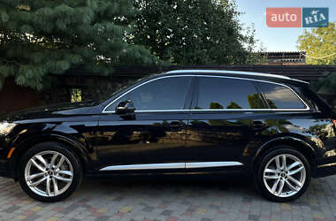 Внедорожник / Кроссовер Audi Q7 2018 в 