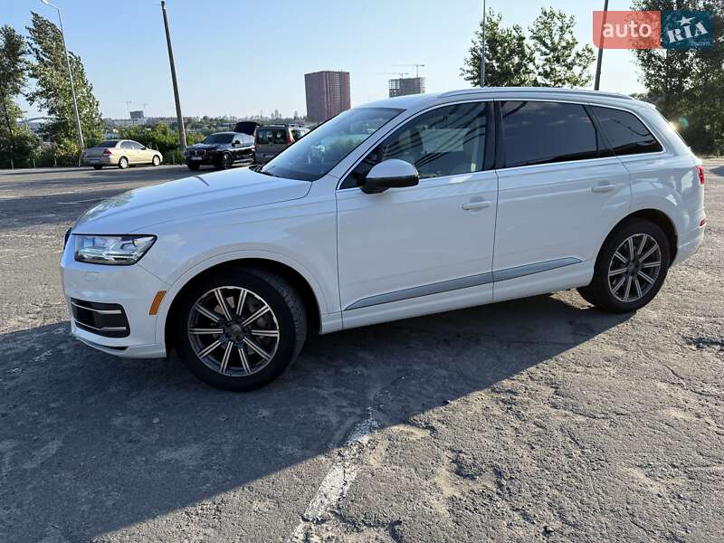 Внедорожник / Кроссовер Audi Q7 2016 в Киеве