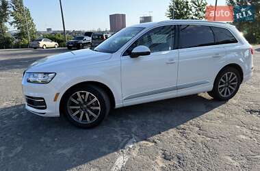 Внедорожник / Кроссовер Audi Q7 2016 в 