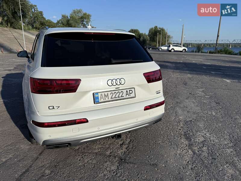 Внедорожник / Кроссовер Audi Q7 2016 в Киеве