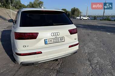 Внедорожник / Кроссовер Audi Q7 2016 в 
