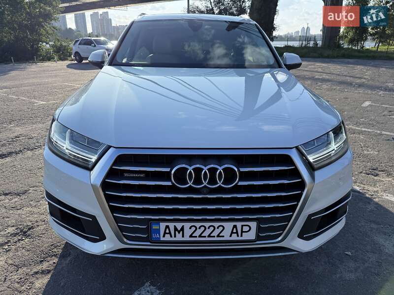 Внедорожник / Кроссовер Audi Q7 2016 в Киеве