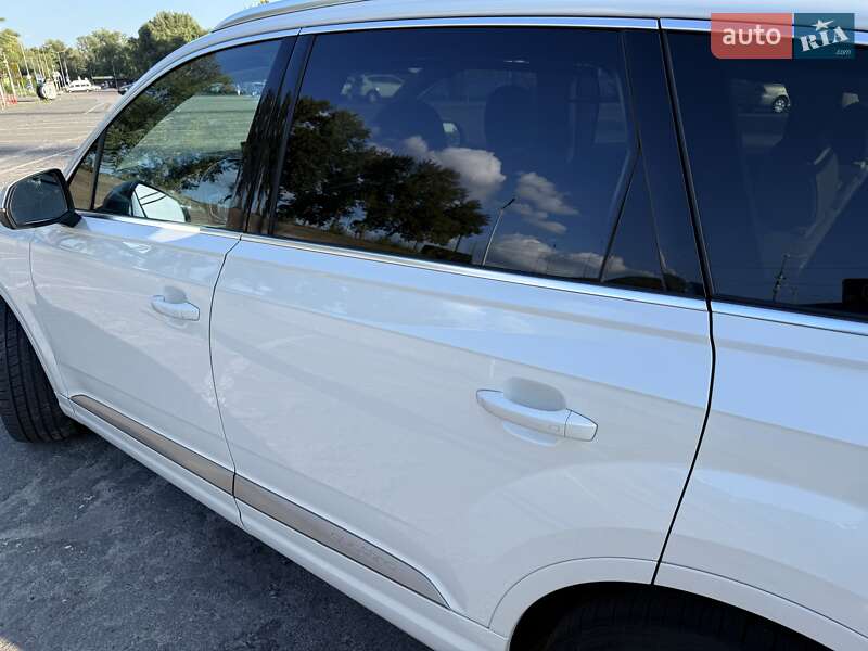 Внедорожник / Кроссовер Audi Q7 2016 в Киеве