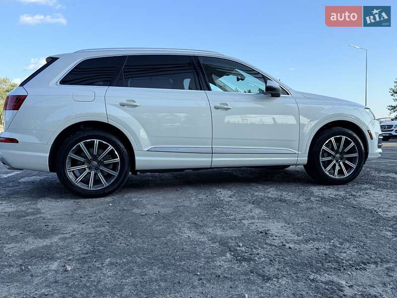 Внедорожник / Кроссовер Audi Q7 2016 в Киеве