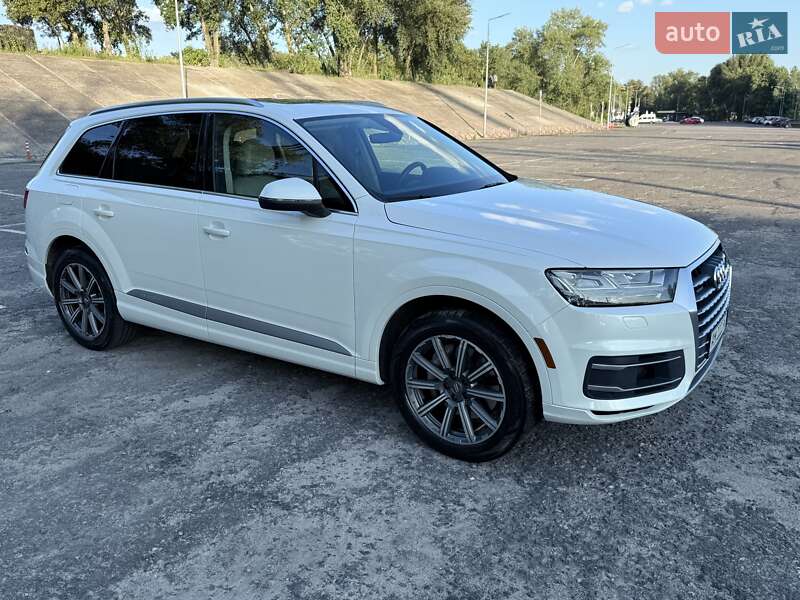 Внедорожник / Кроссовер Audi Q7 2016 в Киеве
