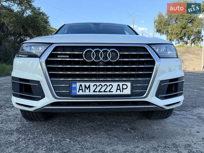 Внедорожник / Кроссовер Audi Q7 2016 в Киеве