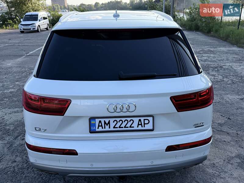 Внедорожник / Кроссовер Audi Q7 2016 в Киеве