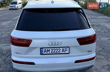 Внедорожник / Кроссовер Audi Q7 2016 в 