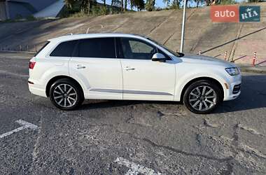 Внедорожник / Кроссовер Audi Q7 2016 в 