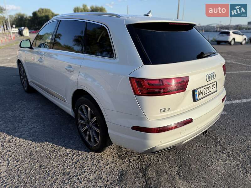Внедорожник / Кроссовер Audi Q7 2016 в Киеве