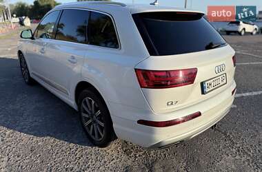 Внедорожник / Кроссовер Audi Q7 2016 в 