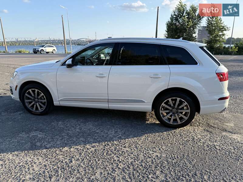 Внедорожник / Кроссовер Audi Q7 2016 в Киеве