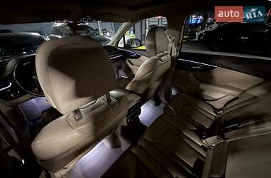 Внедорожник / Кроссовер Audi Q7 2016 в 