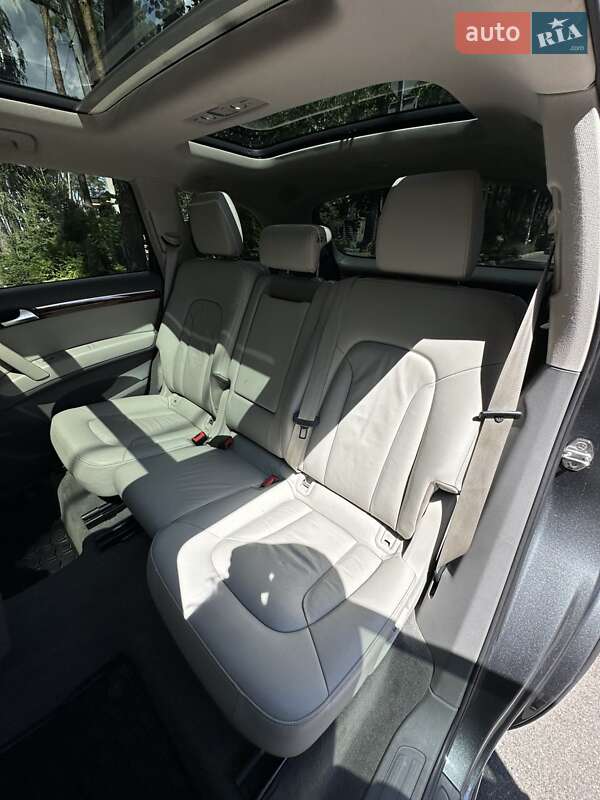 Внедорожник / Кроссовер Audi Q7 2013 в Белогородке