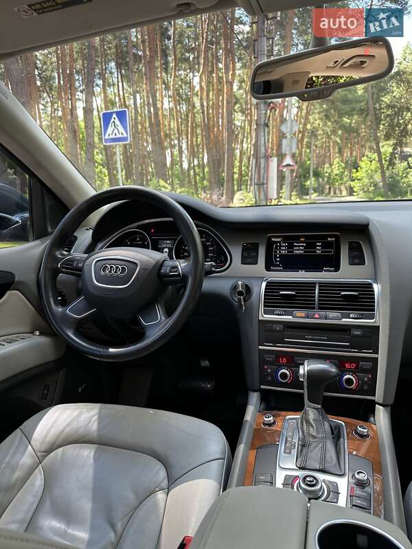 Внедорожник / Кроссовер Audi Q7 2013 в Белогородке