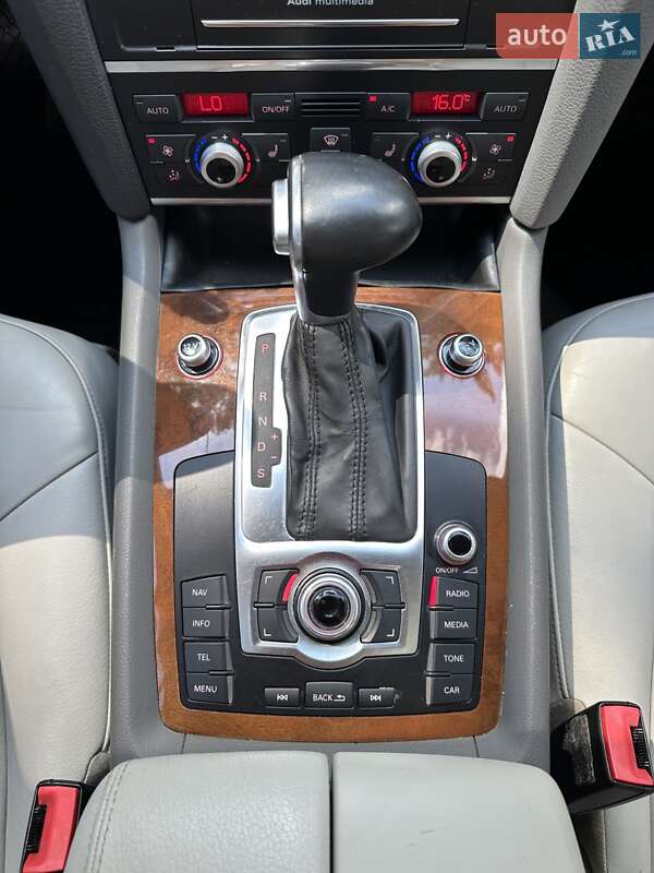 Внедорожник / Кроссовер Audi Q7 2013 в Белогородке
