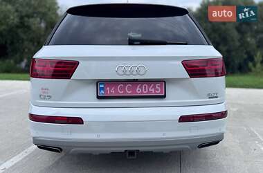 Внедорожник / Кроссовер Audi Q7 2016 в 