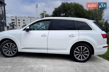 Внедорожник / Кроссовер Audi Q7 2016 в 