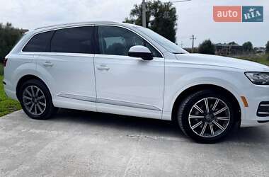 Внедорожник / Кроссовер Audi Q7 2016 в 