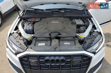 Внедорожник / Кроссовер Audi Q7 2022 в 