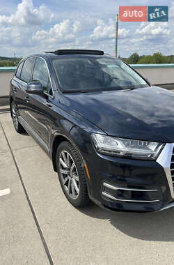 Внедорожник / Кроссовер Audi Q7 2017 в 