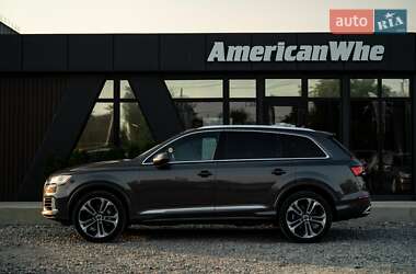 Внедорожник / Кроссовер Audi Q7 2021 в 