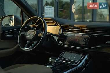 Внедорожник / Кроссовер Audi Q7 2021 в 