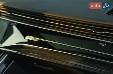 Внедорожник / Кроссовер Audi Q7 2021 в 