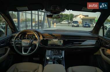 Внедорожник / Кроссовер Audi Q7 2021 в 
