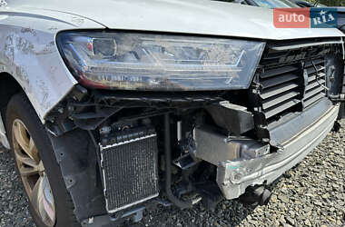 Внедорожник / Кроссовер Audi Q7 2017 в 