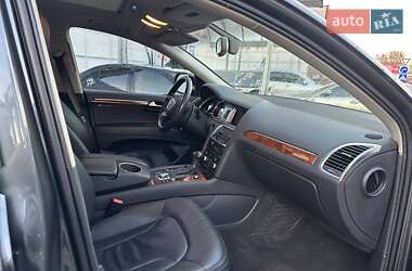 Внедорожник / Кроссовер Audi Q7 2015 в 